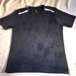 Nike Men’s Dark Gray Short Sleeved Running Shirt